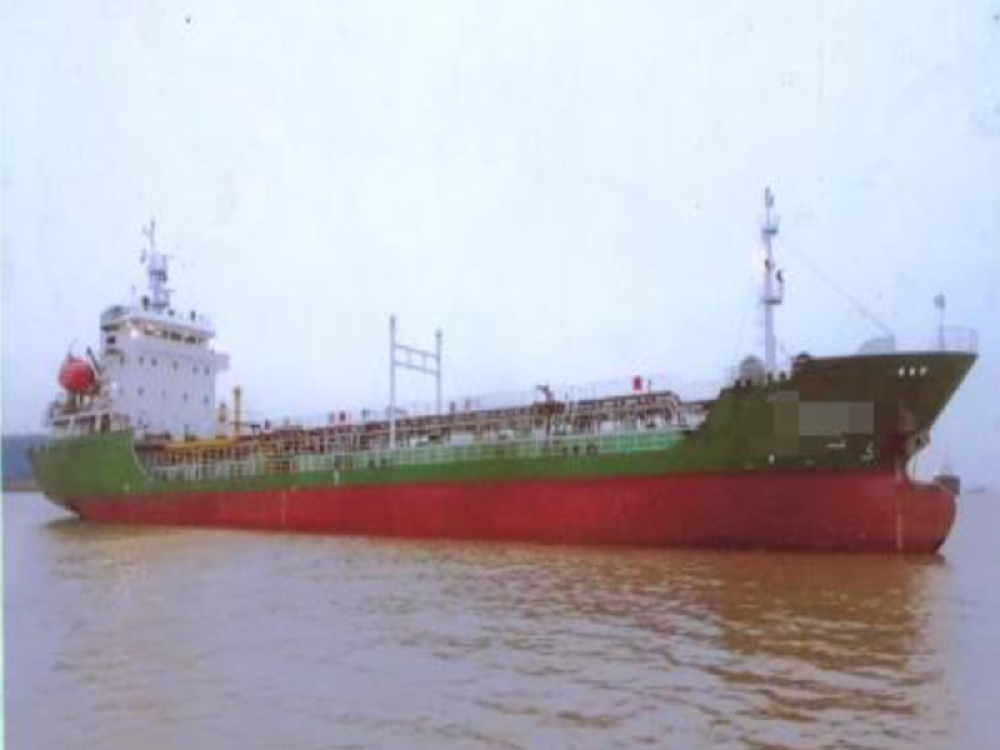 Built in 2013/DWT3750/oil tanker